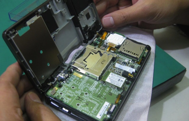 3ds-taken-apart