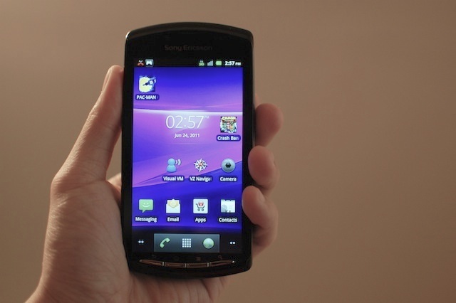 xperia-play-phone-stock
