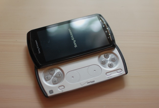 xperia-play-slideout-main