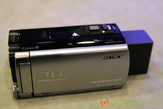 Sony-handycam-TD20-04
