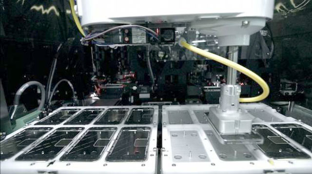 iPhone-4S-manufacturing