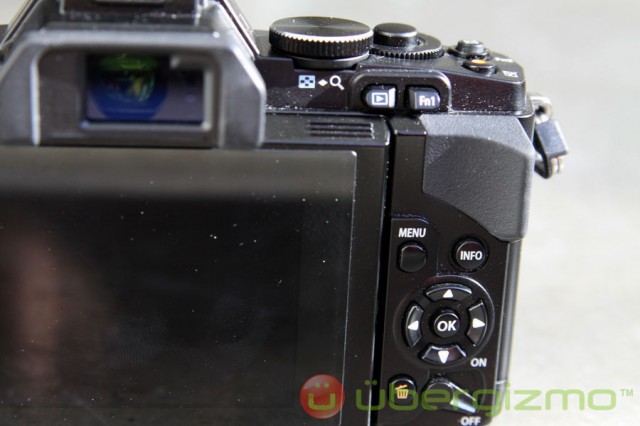 Olympus-OM-D-E-M5-30