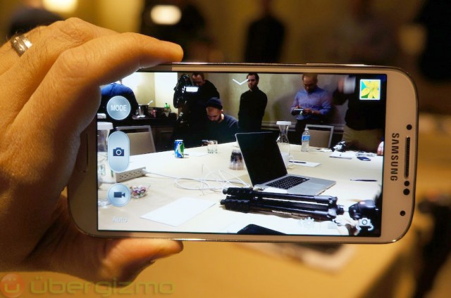 samsung-galaxy-s4-hands-on-review--25