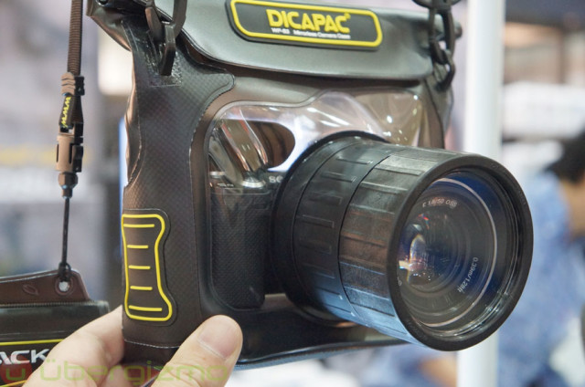 dicapac-waterproof-camera-case--02