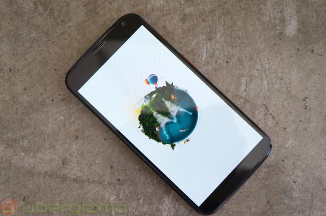 ubergizmo-moto-x-smartphone-11