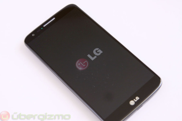 LG-G2-Unboxing--13