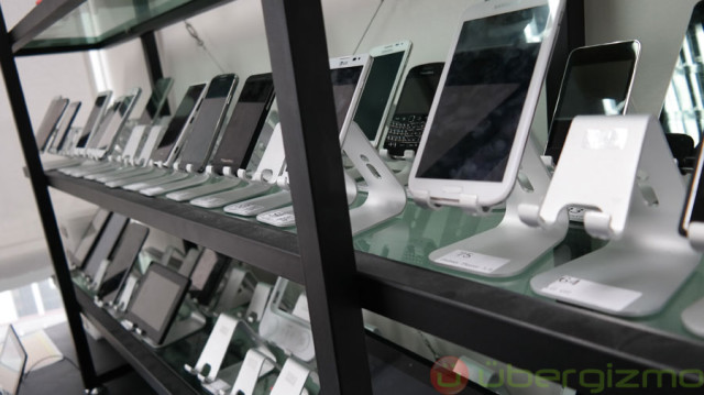 There is a well-stocked mobile lab for app testing