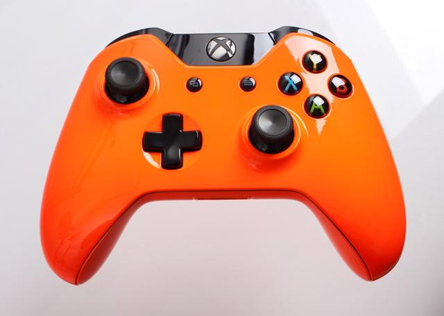 Evil Controllers Unveil More Colorful Xbox One Controllers | Ubergizmo