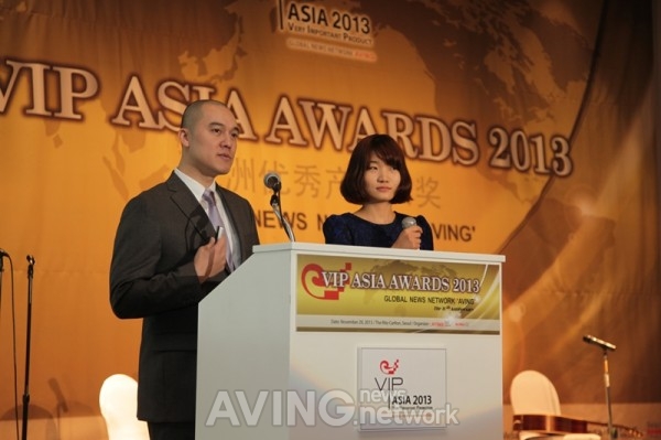 with my Korean translator, talking about wearable technologies