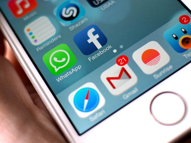 facebook_whatsapp_icons-1