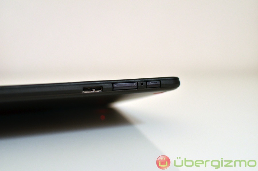 On the right right you have USB 3.0 port, volume rocker and power button.