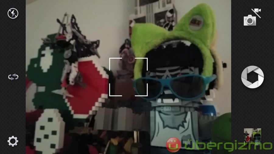 The Fire Phone camera UI is kind of dull-looking. Reminds me of Android's older, uglier versions of the camera UI.