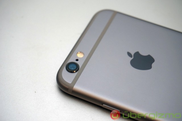 8-megapixel iSight camera with True Tone flash