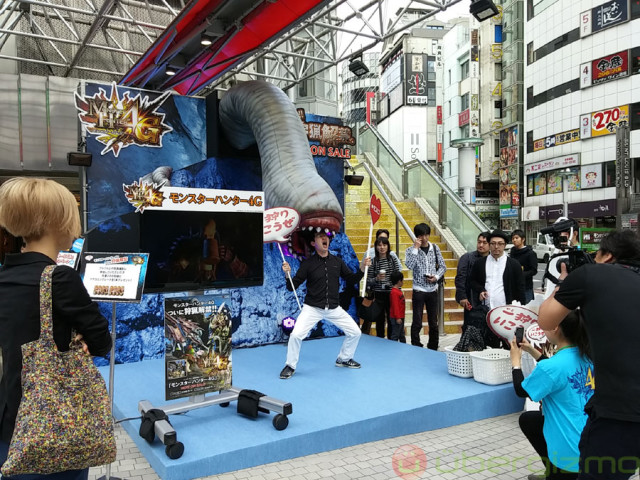 Monster Hunter was heavily promoted in the streets of Tokyo, here in Shibuya