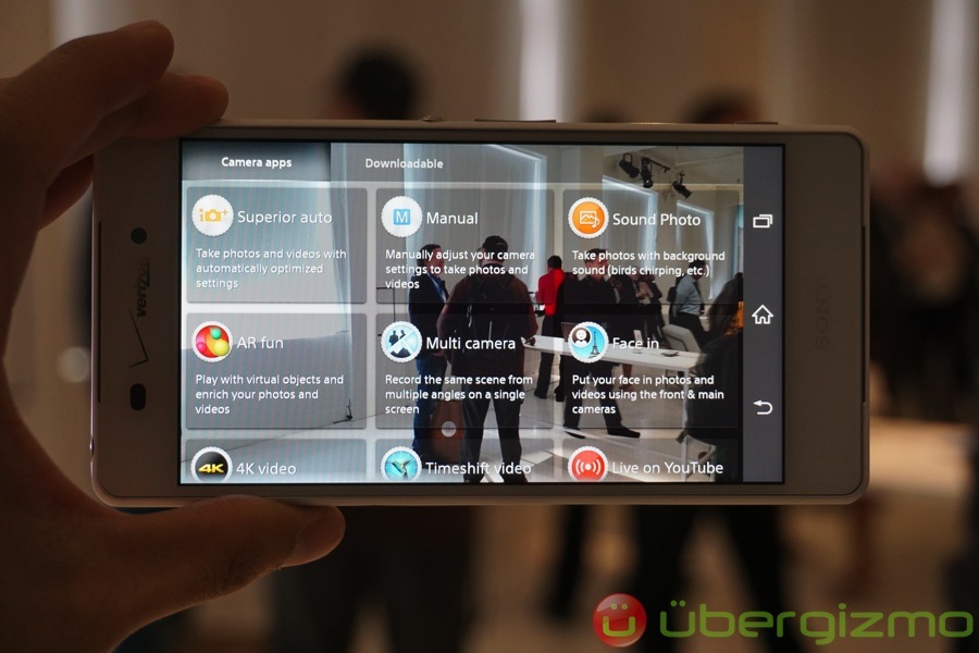 sony-xperia-z3v-hands-on-8