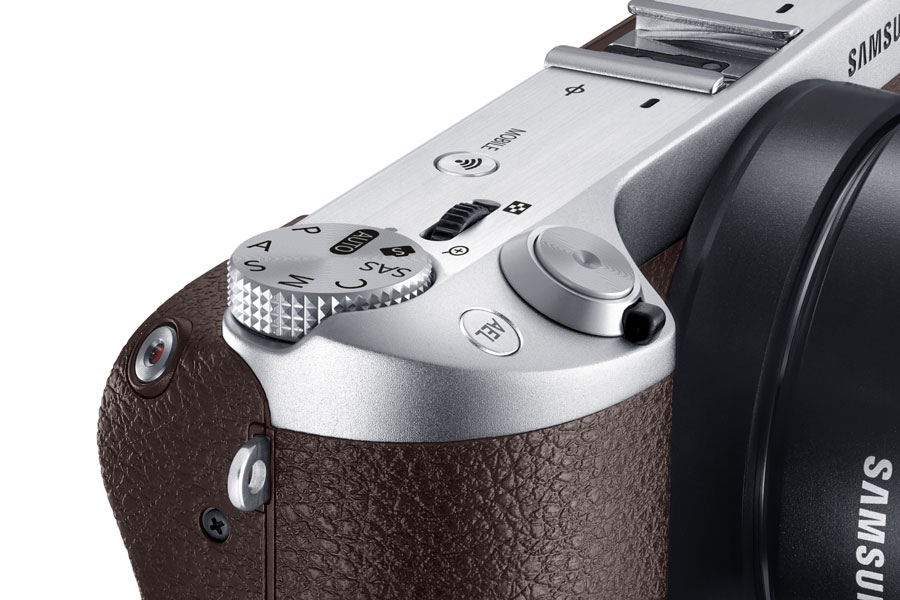 samsung-EV-NX500_011_Detail1_Brown