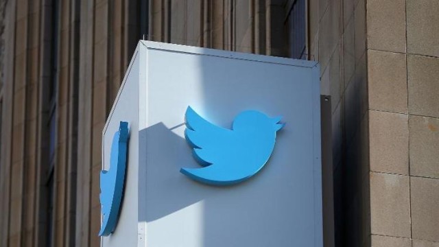 twitter-sign-outside