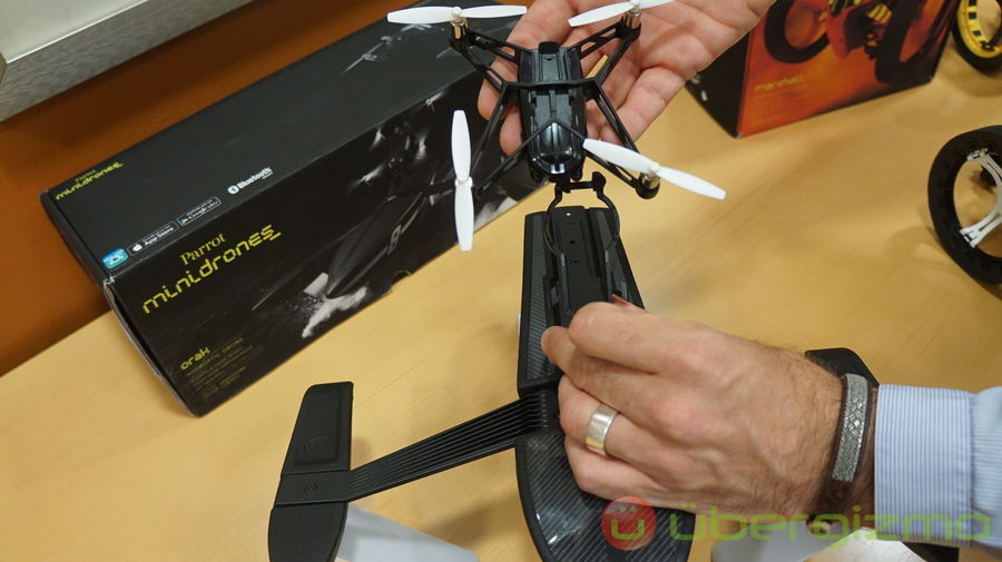 Parrot-minidrone-07