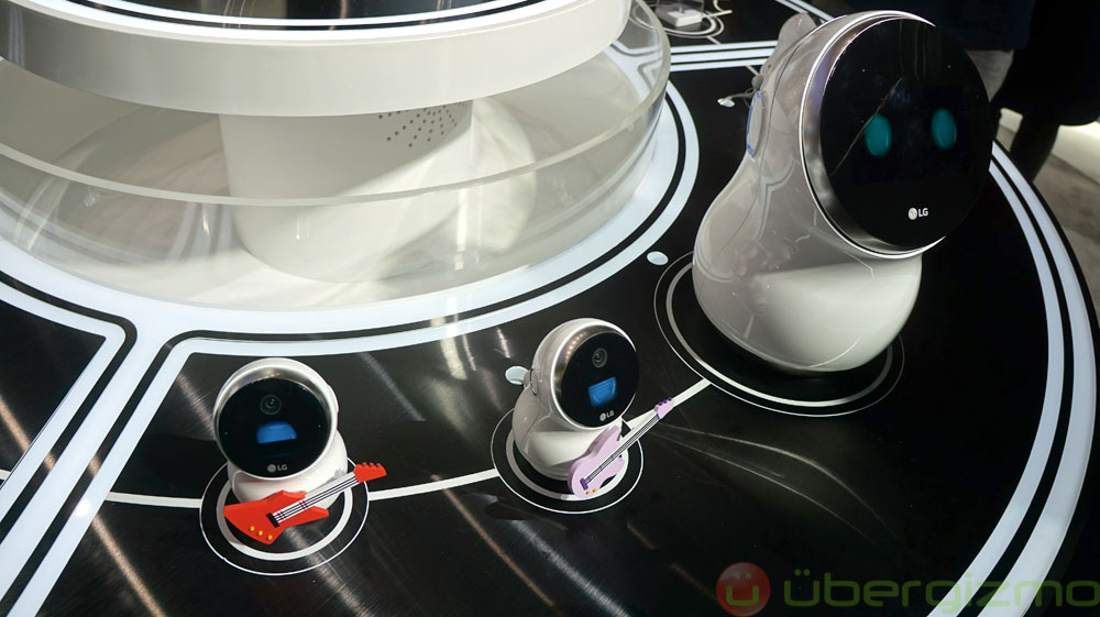 lg-hub-robot_ces17_04