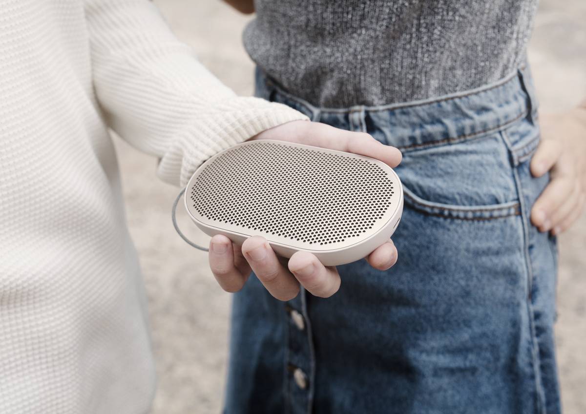 B&O Unveils The Beoplay P2 Portable Speaker | Ubergizmo