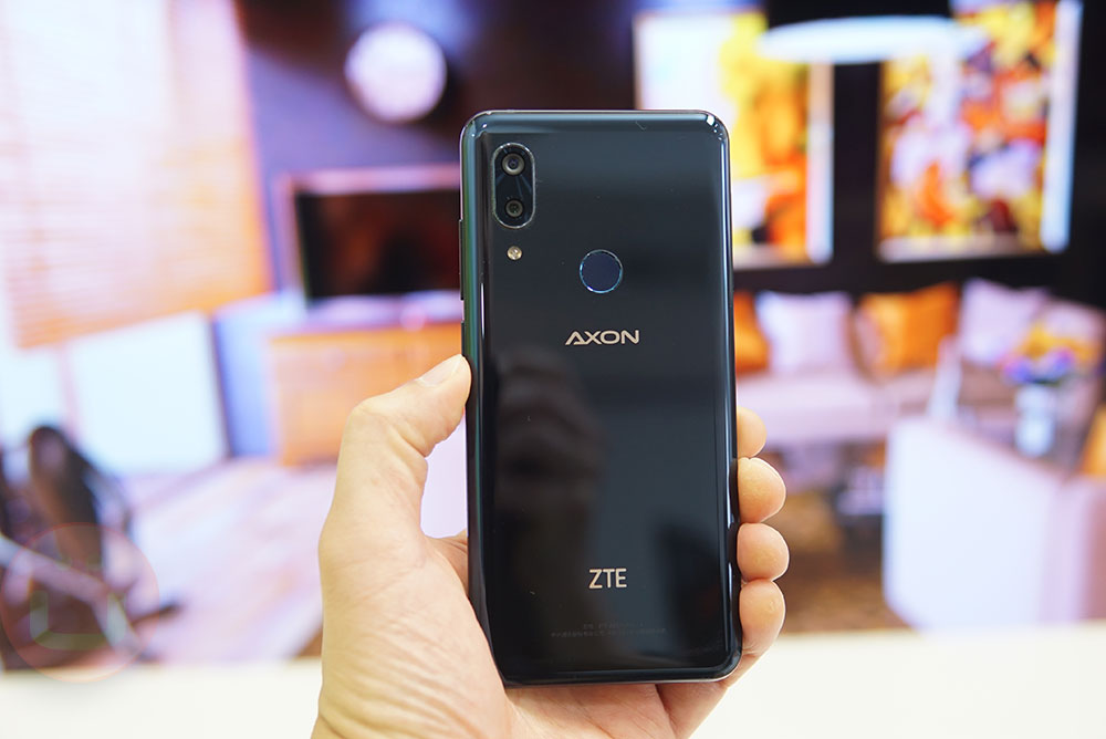 Смартфон zte axon 9 могут показать в конце месяца